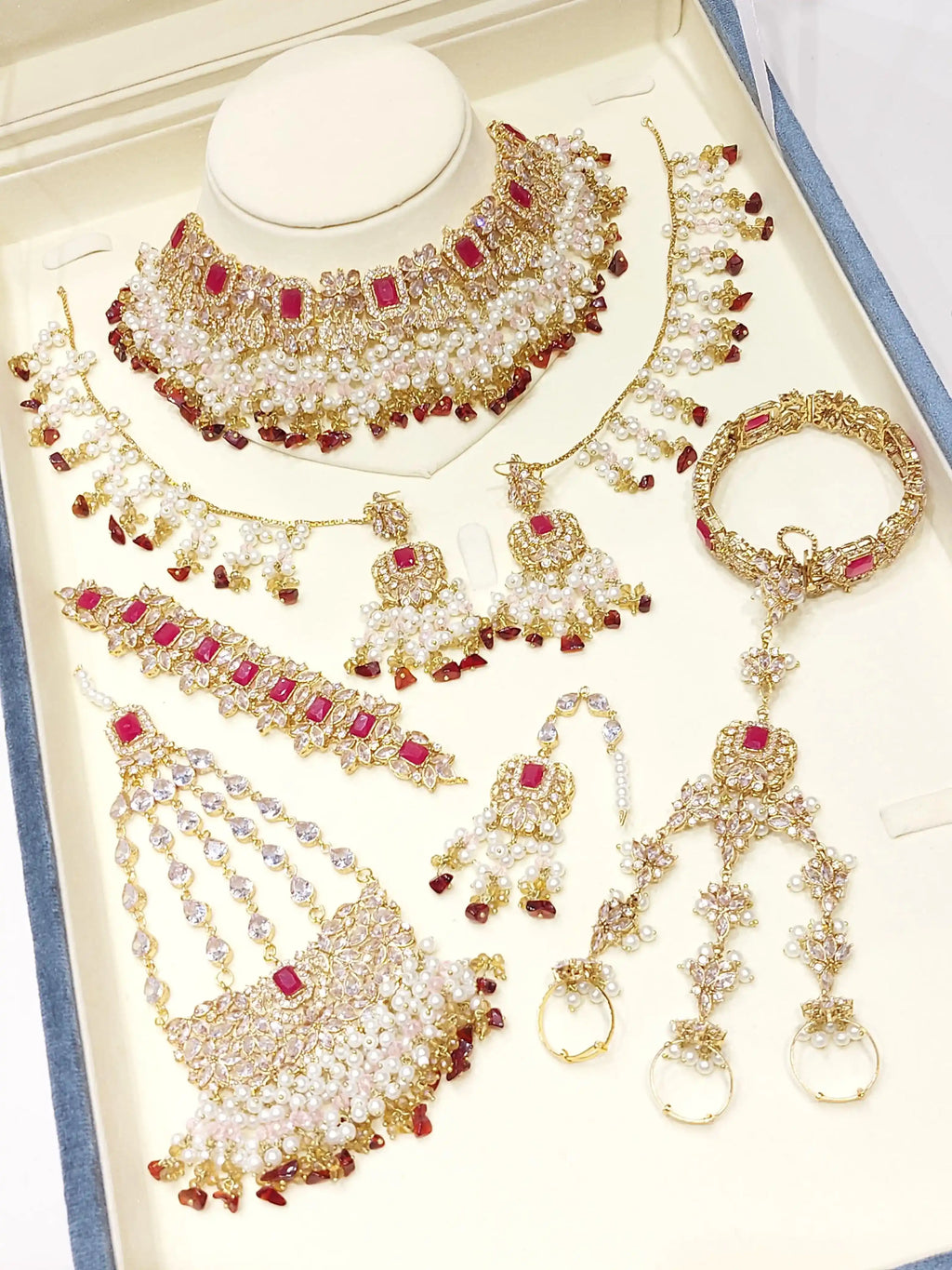 Majestic Elegance Jewelry Set