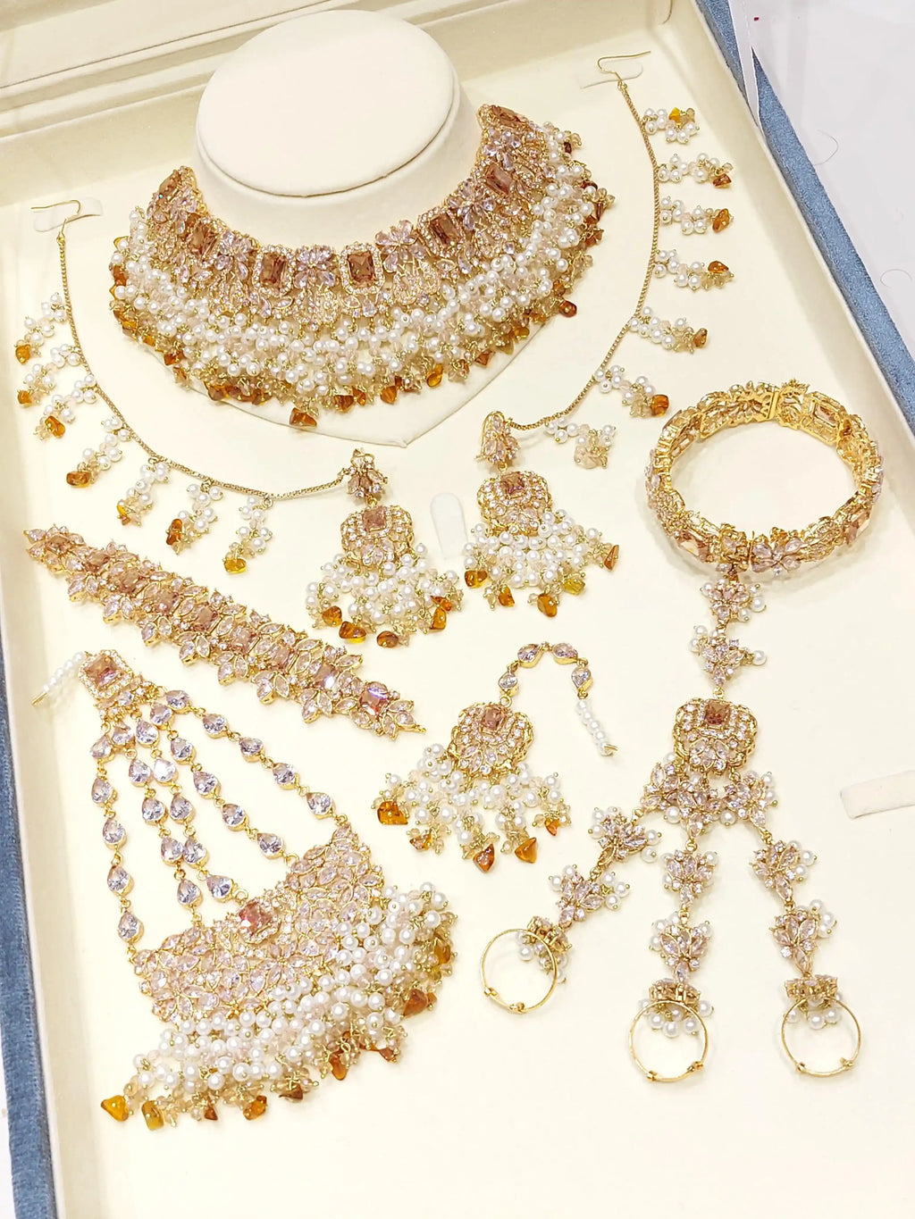 Majestic Elegance Jewelry Set