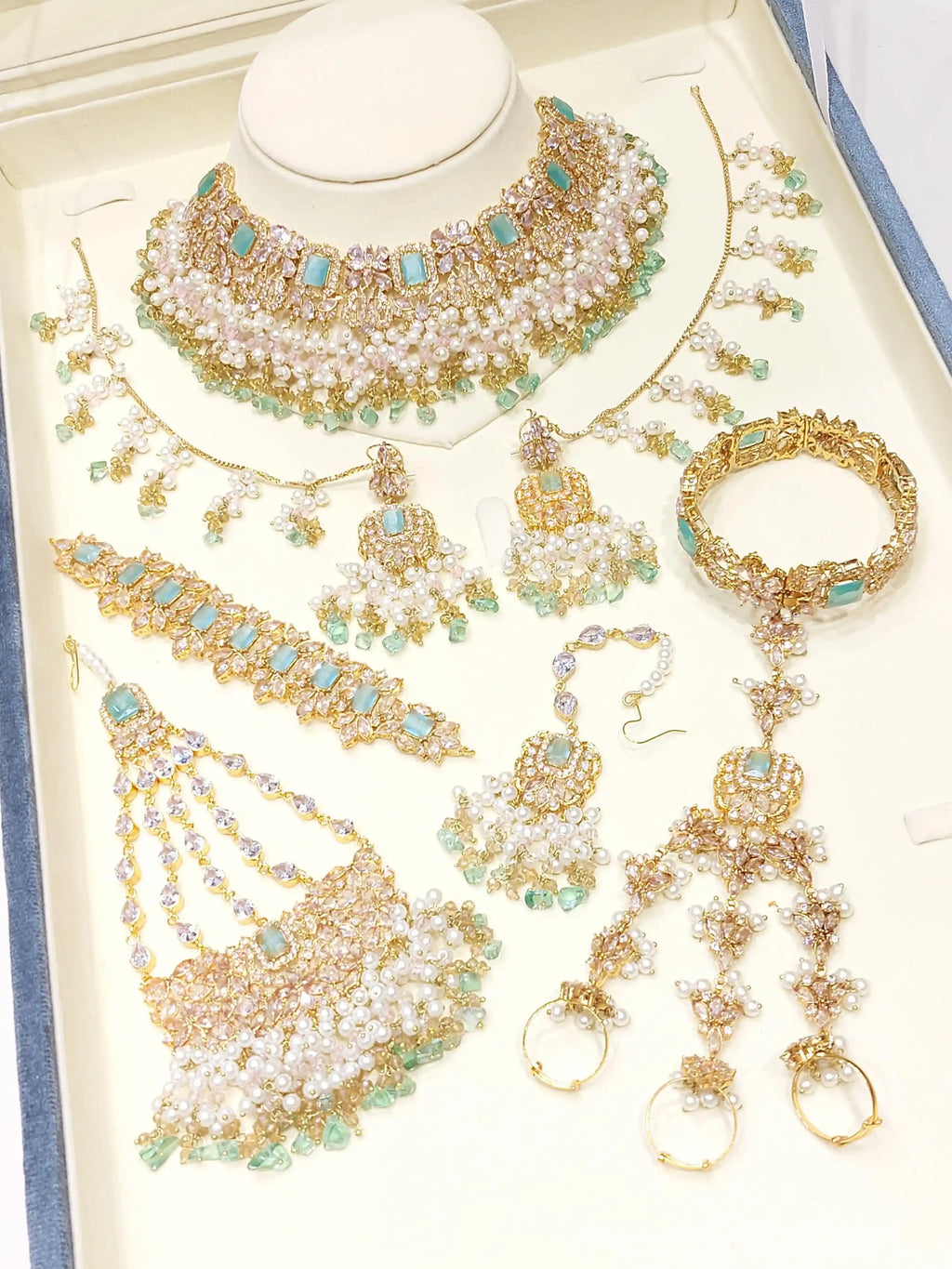 Majestic Elegance Jewelry Set