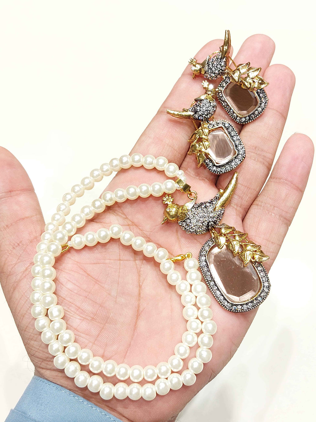 Majesty's Woven Grandeur Set for Women