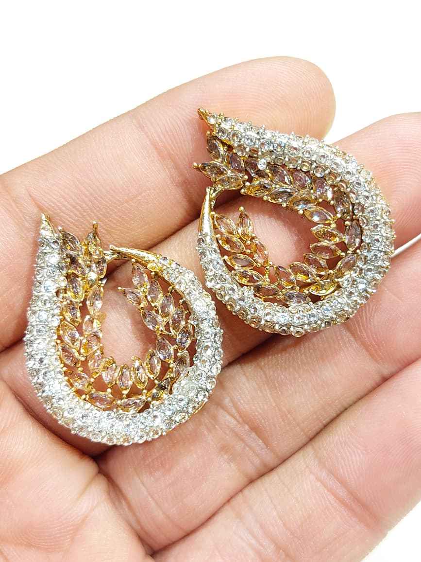 Premium Leaf-Design Studs – Elegant Everyday Wear