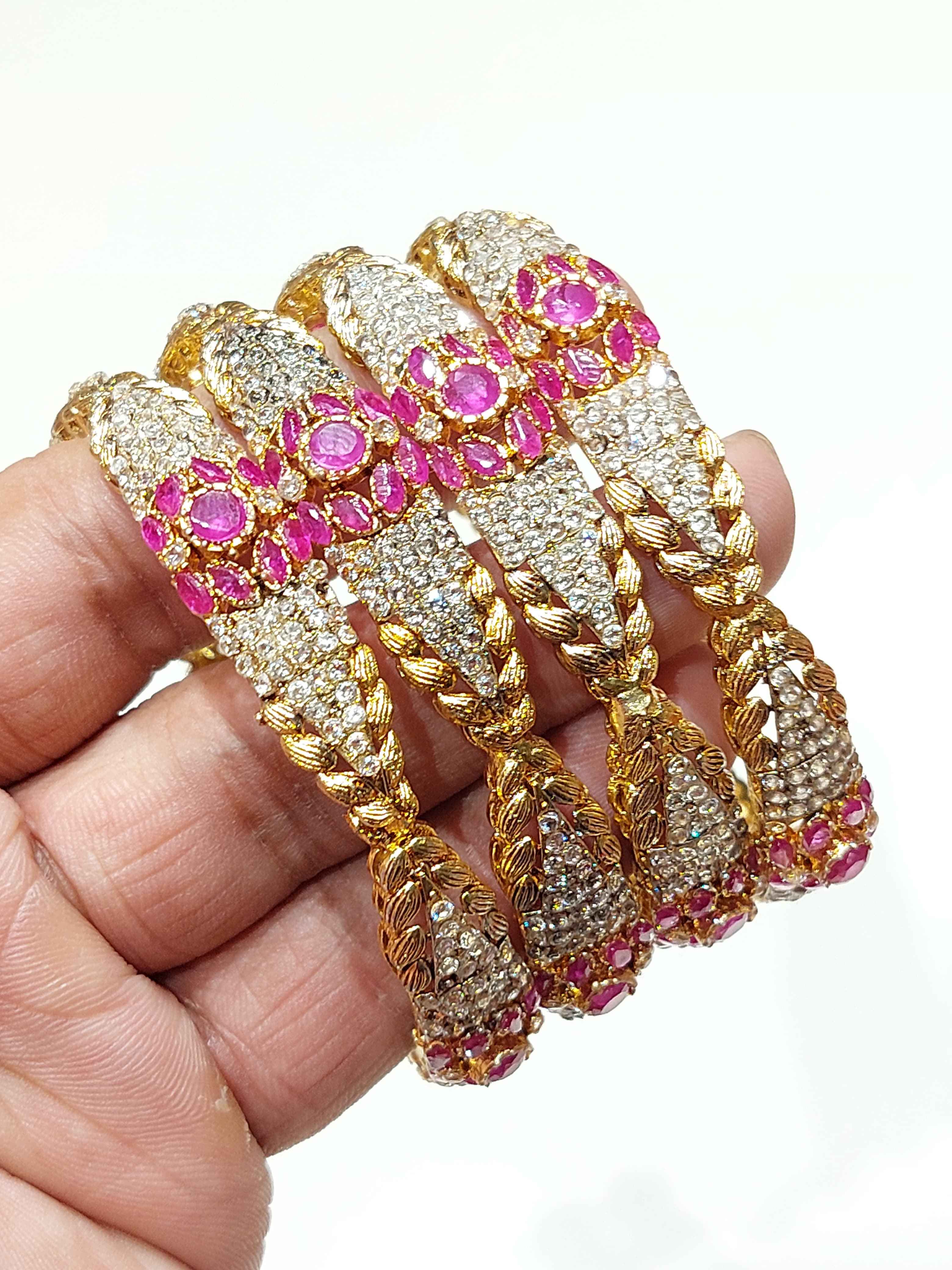 Luxe Radiant Zirkon 4-Piece Bangle Set