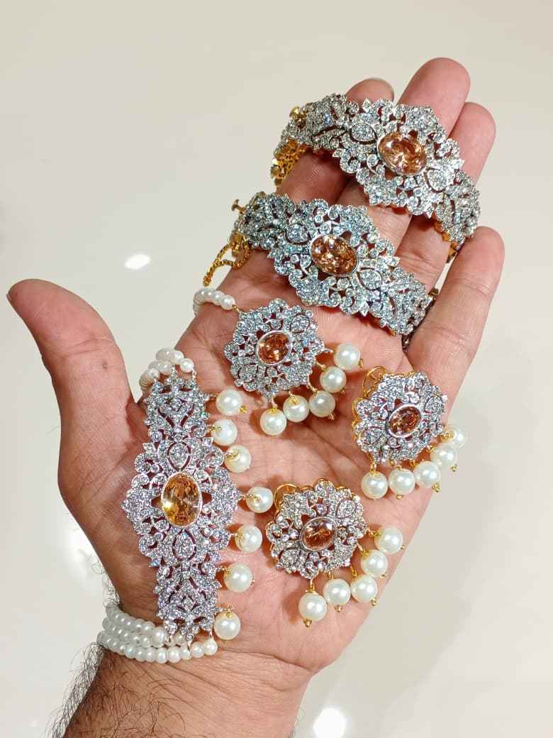 Royal Velvet Stone Choker & Bangle Set