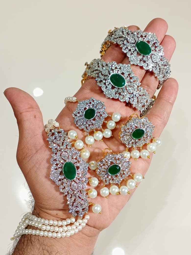 Royal Velvet Stone Choker & Bangle Set