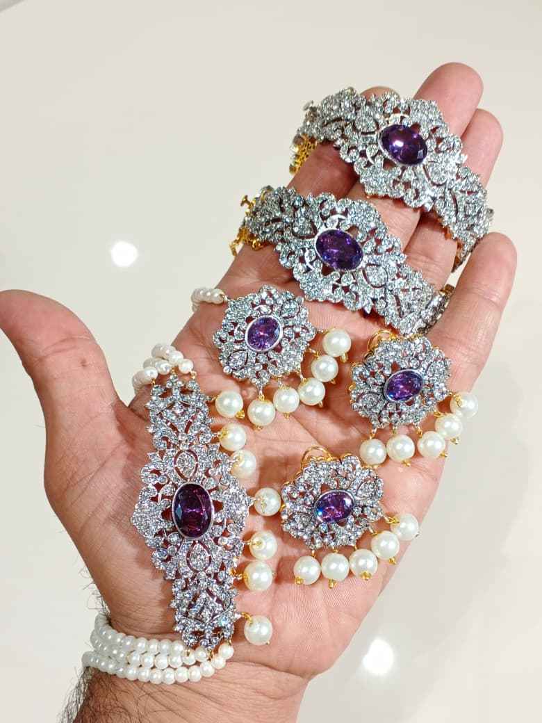 Royal Velvet Stone Choker & Bangle Set