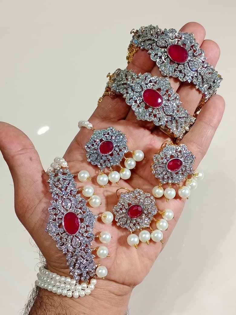 Royal Velvet Stone Choker & Bangle Set