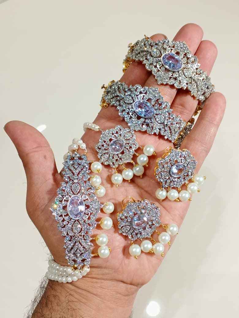 Royal Velvet Stone Choker & Bangle Set