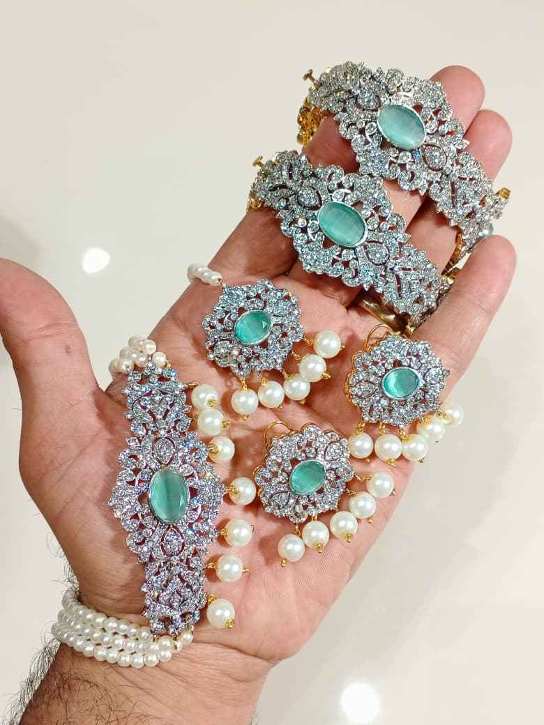 Royal Velvet Stone Choker & Bangle Set